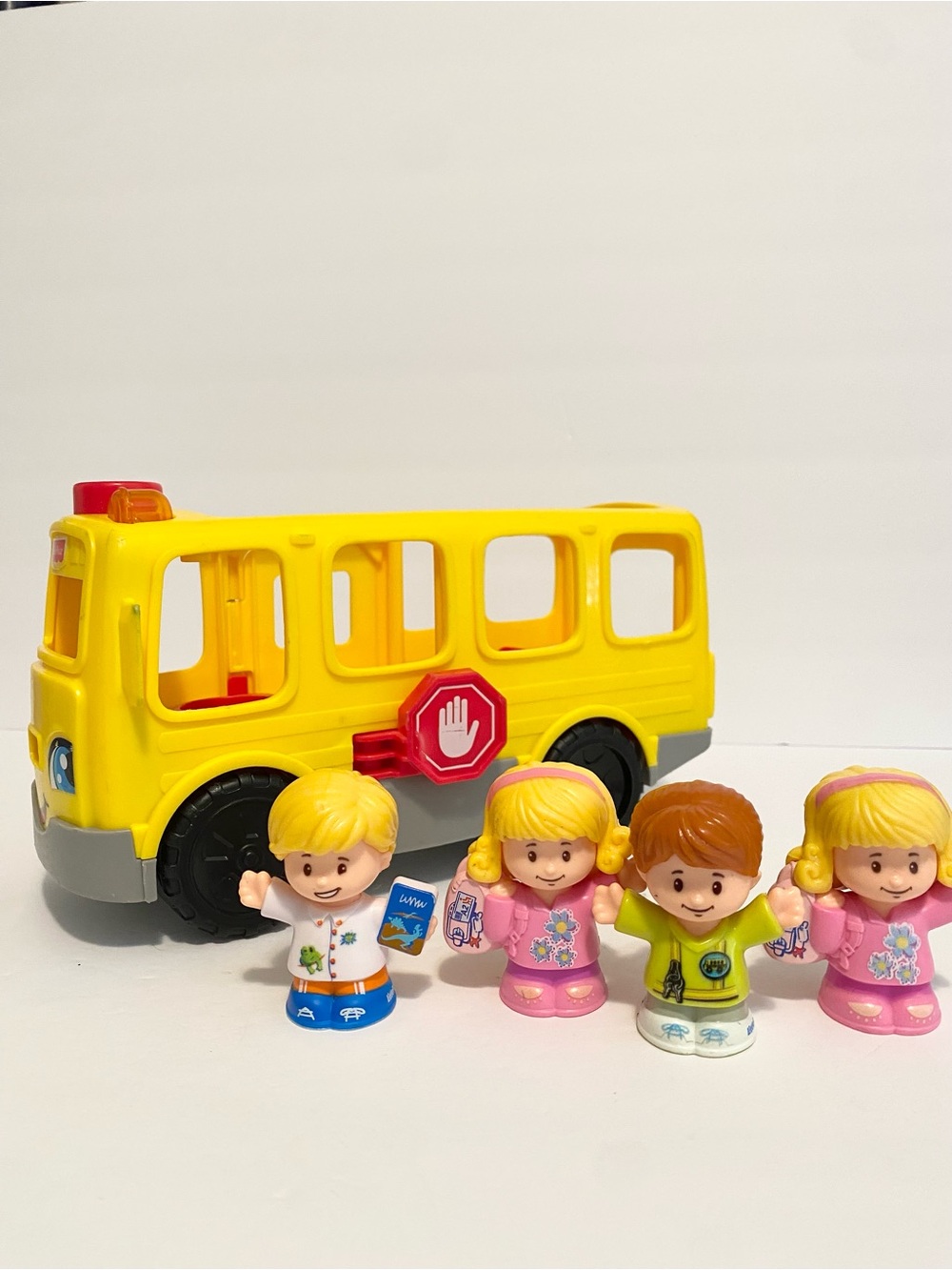 Little People School Bus w 4 Figures School Yard Playset Fisher Price Toy
